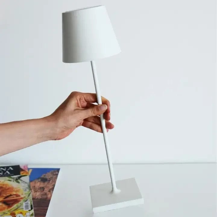Bordlampe med minimalistisk design og stemmekontroll 11
