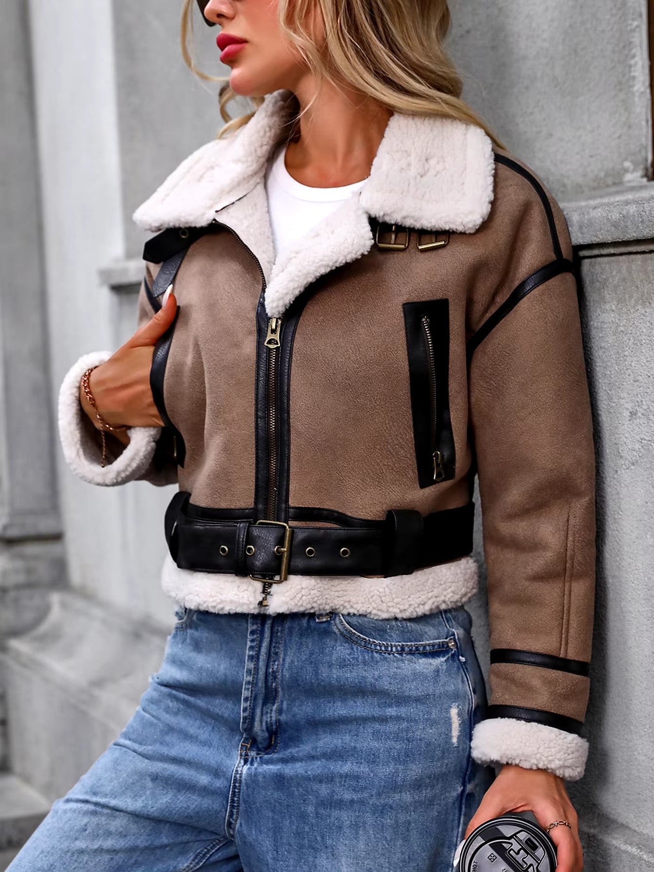 Dame Kåpe Cropped med Vintage Detaljer for Vintermote 3