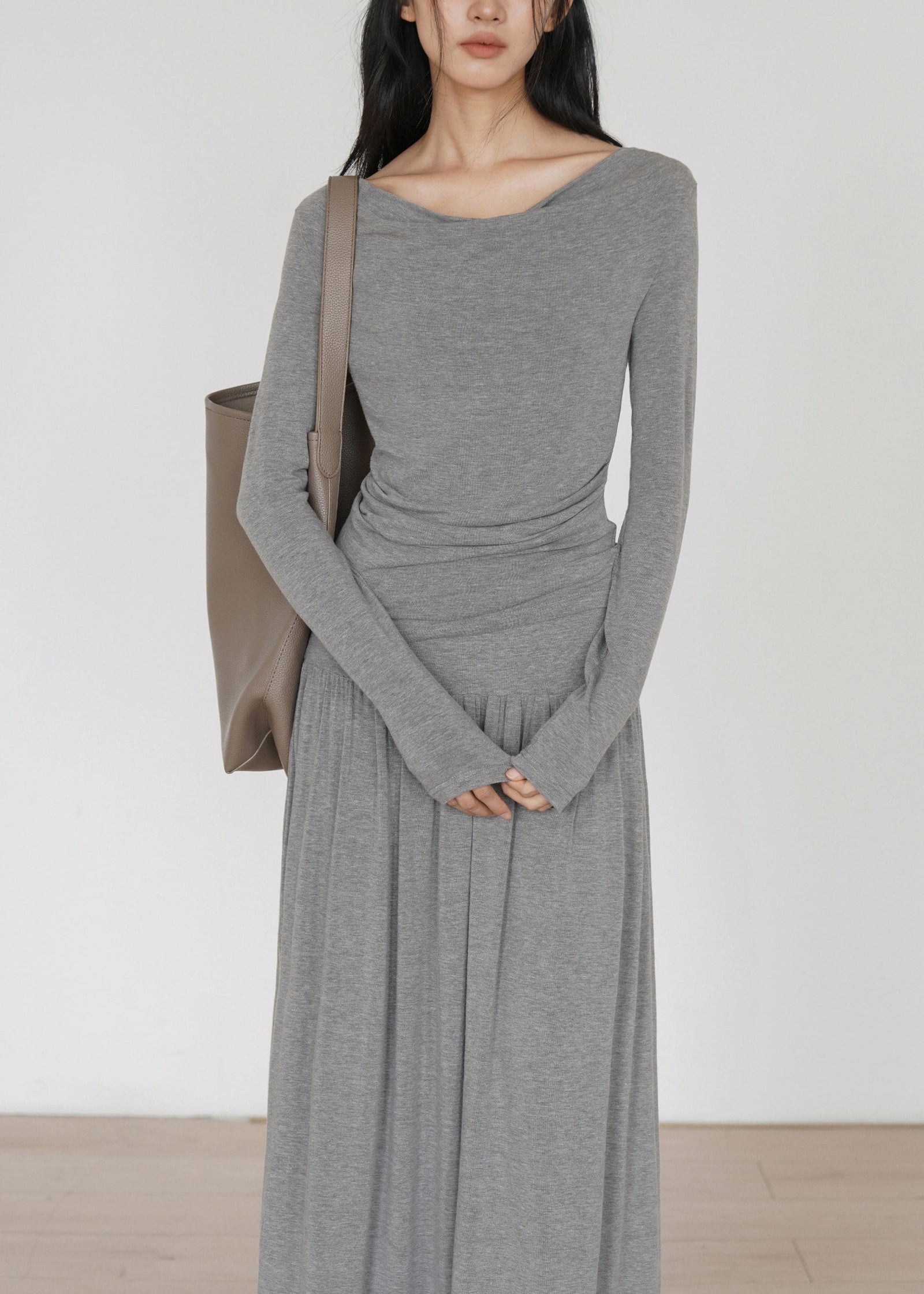 Dame todelt sett med rynket design og lange ermer 3