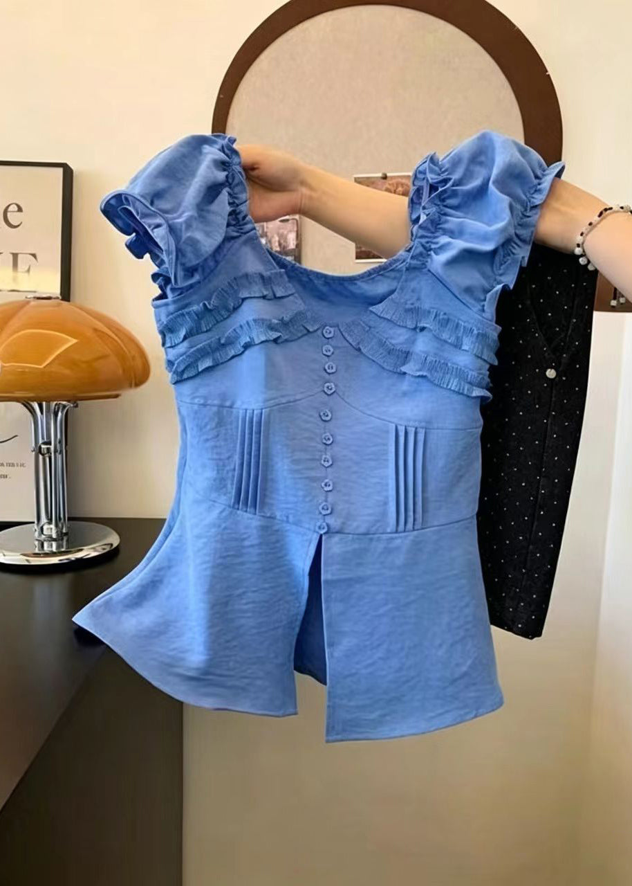 Damebluse med volang og åpen side i sommerstil 0