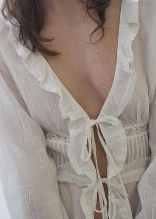 Damebluse med volanger og snøring i patchworkstil 3