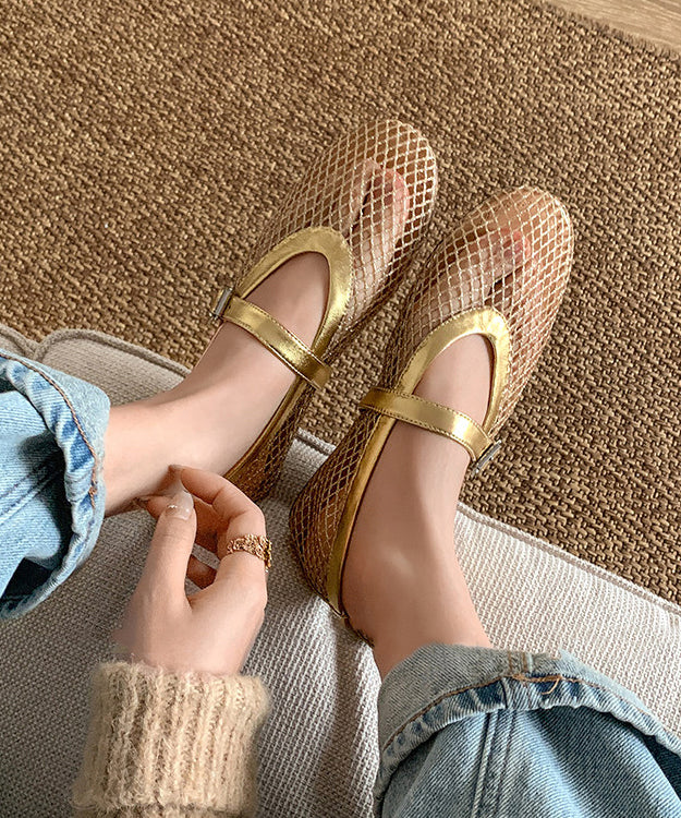 Damesandaler med flat såle og spenne i sommerstil 1
