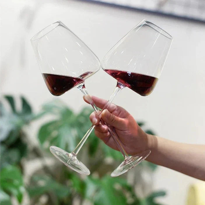 Håndlaget vin- og champagneglassett med raffinert design 7