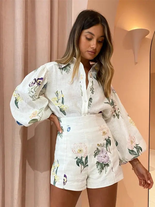Kvinne High-Waisted Shorts og Langermet Bluse Sett med Blomsterdesign 2