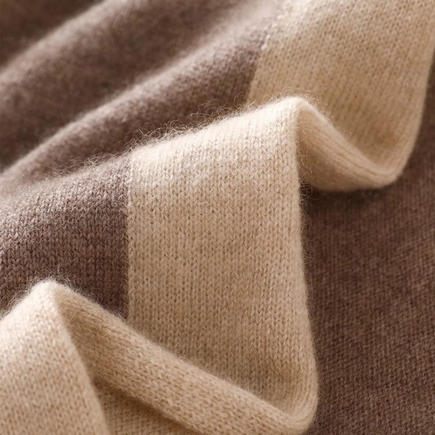 Women's Triangle Shawl with Contrast Edge 4