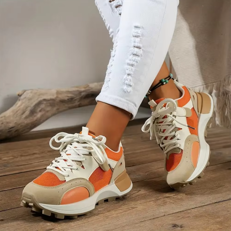 Pustende fargede joggesko for kvinner