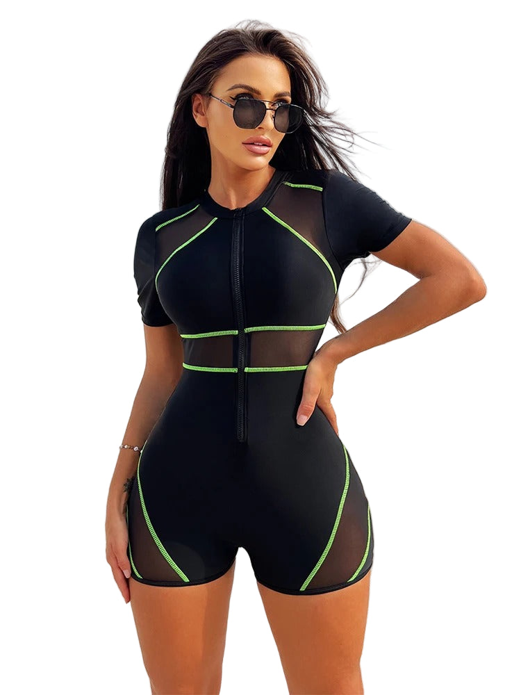 Kortermet surfedress for kvinner