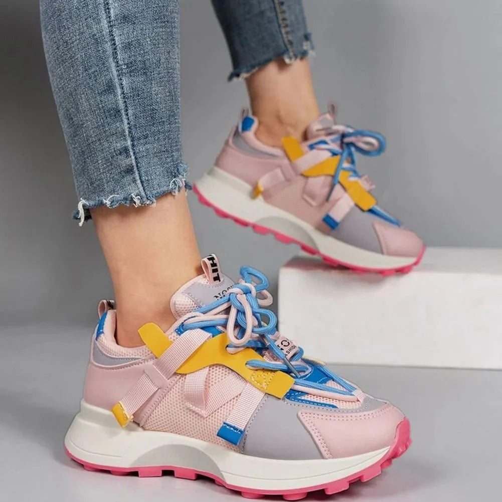 Pustende fargede joggesko for kvinner