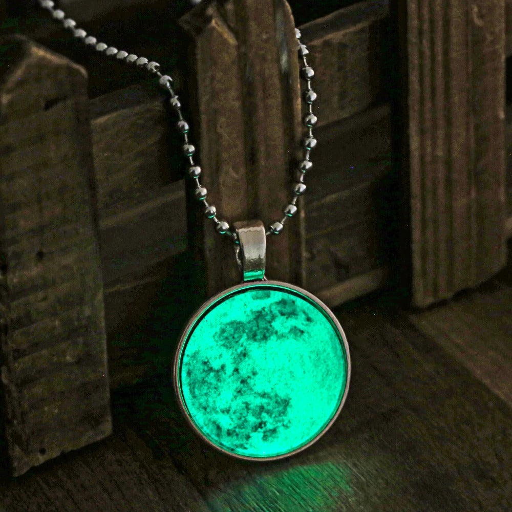 Glow in the Dark Moon Halskjede