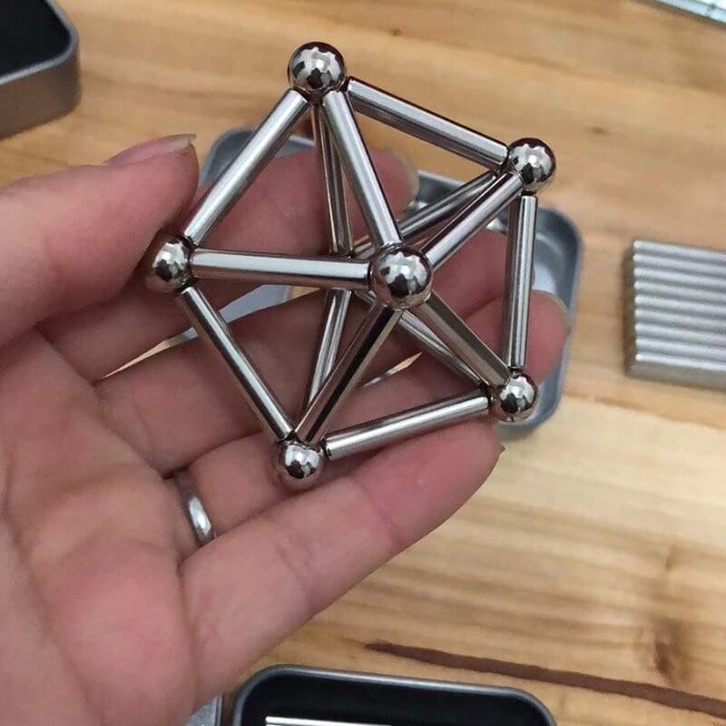 Magnetiske stålpinner og kuler