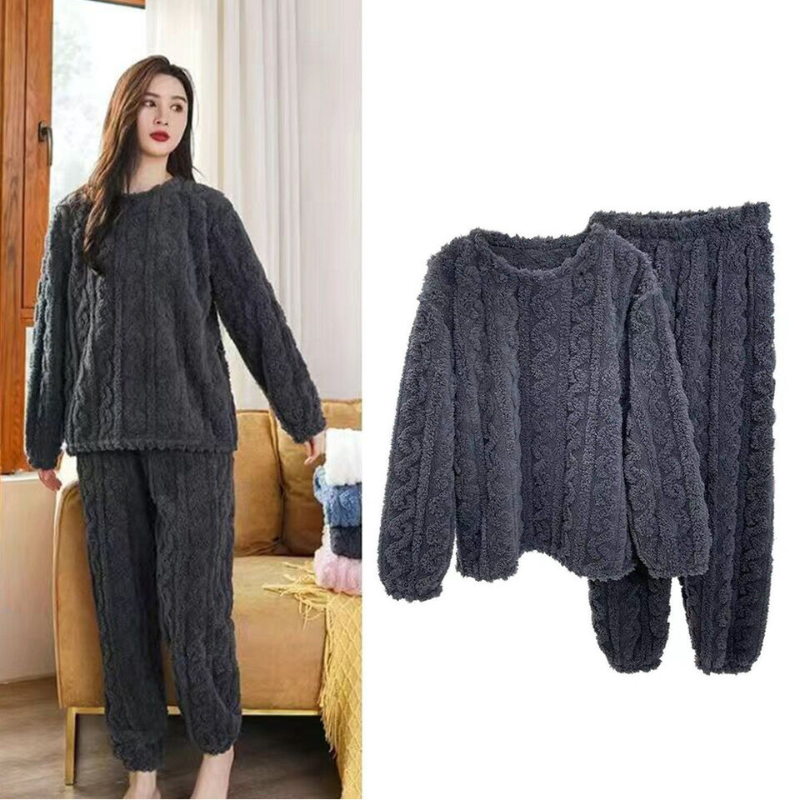 Varmt pyjamassett i fleece for kvinner