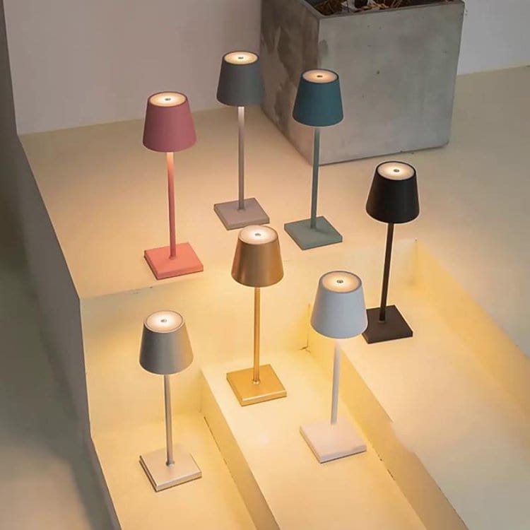 Bordlampe med minimalistisk design og stemmekontroll 7