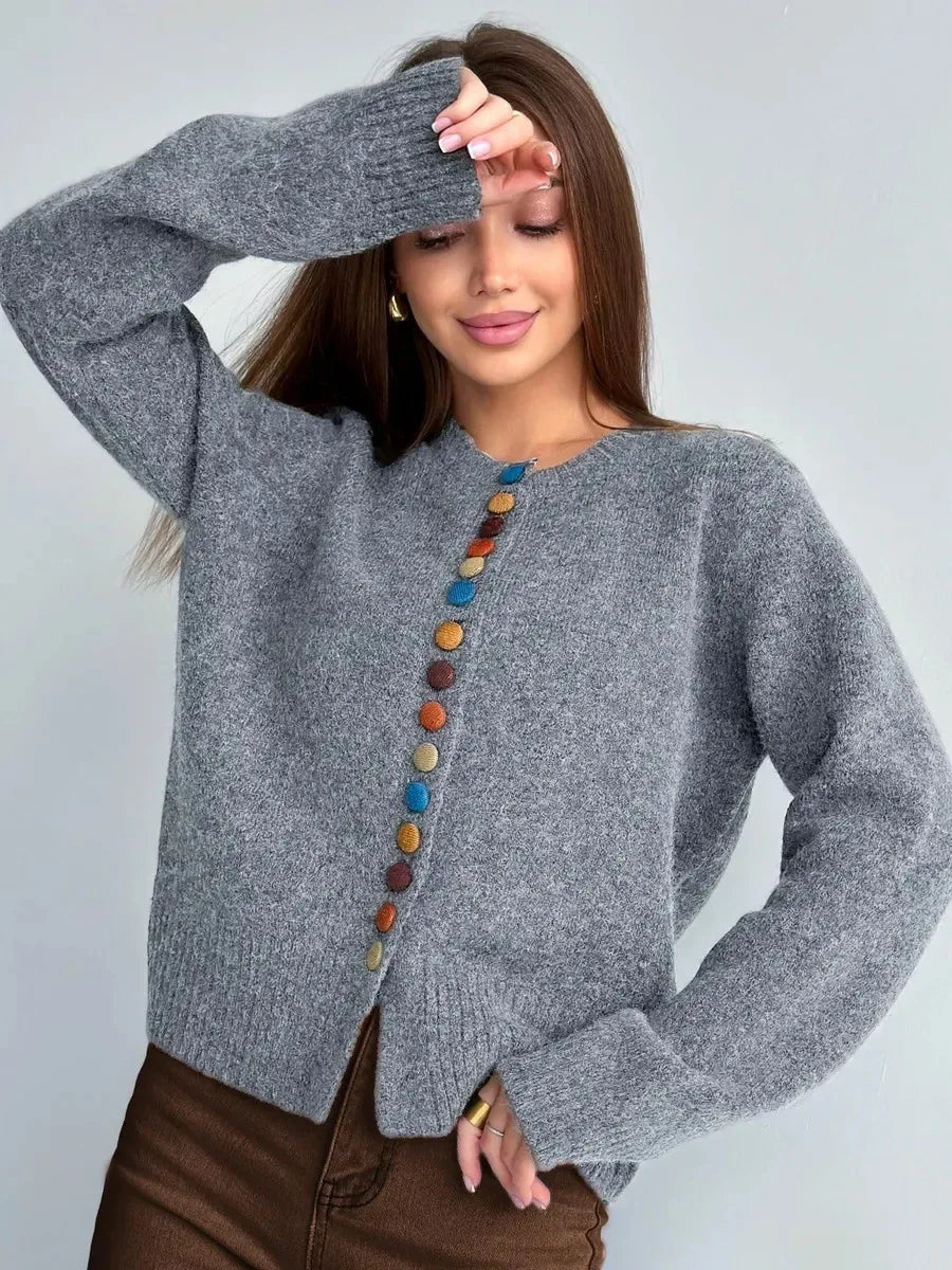 Dame Cardigan med Knappeaksenter 1