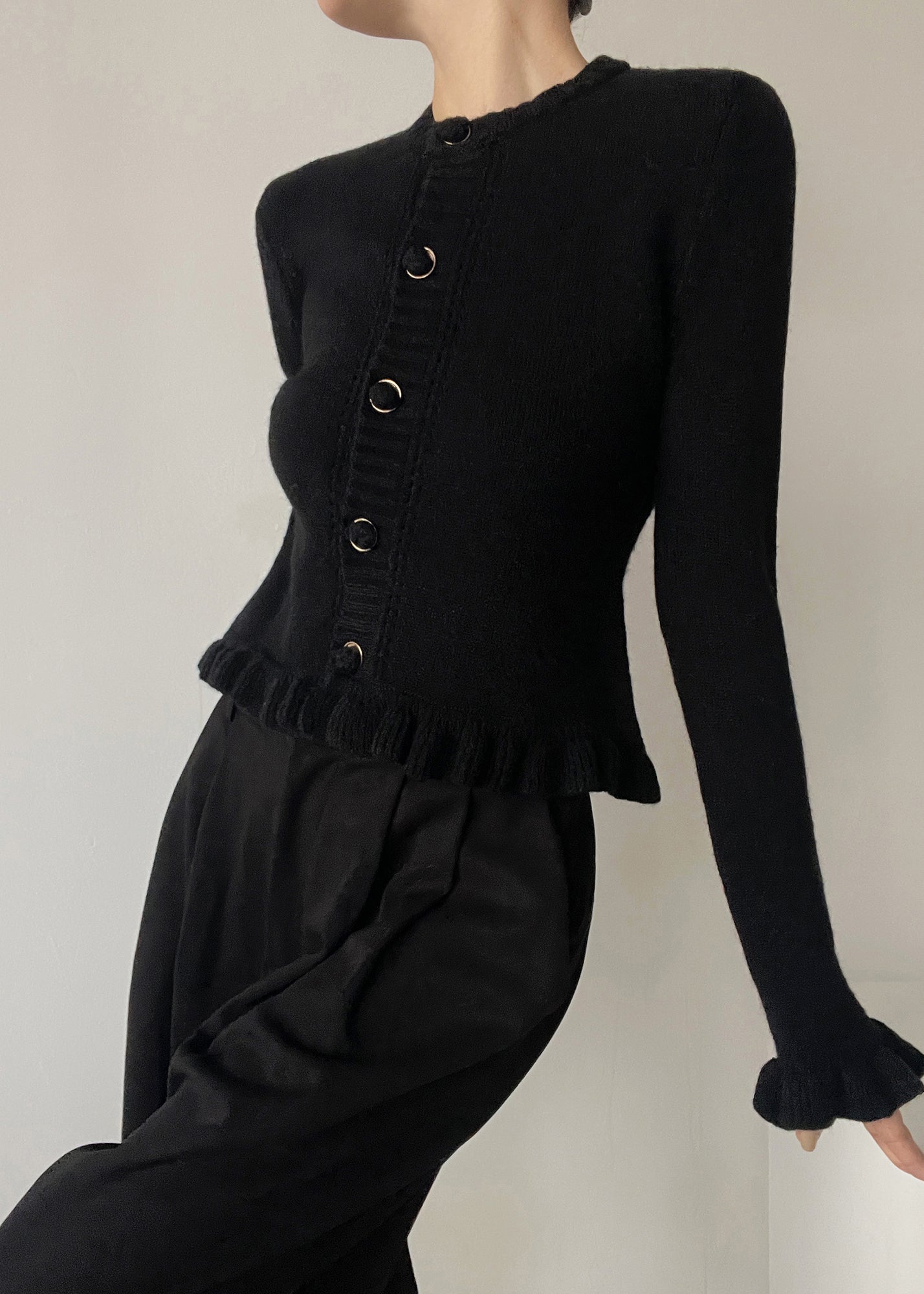 Dame Cardigan med Volangstrikket O-hals 2