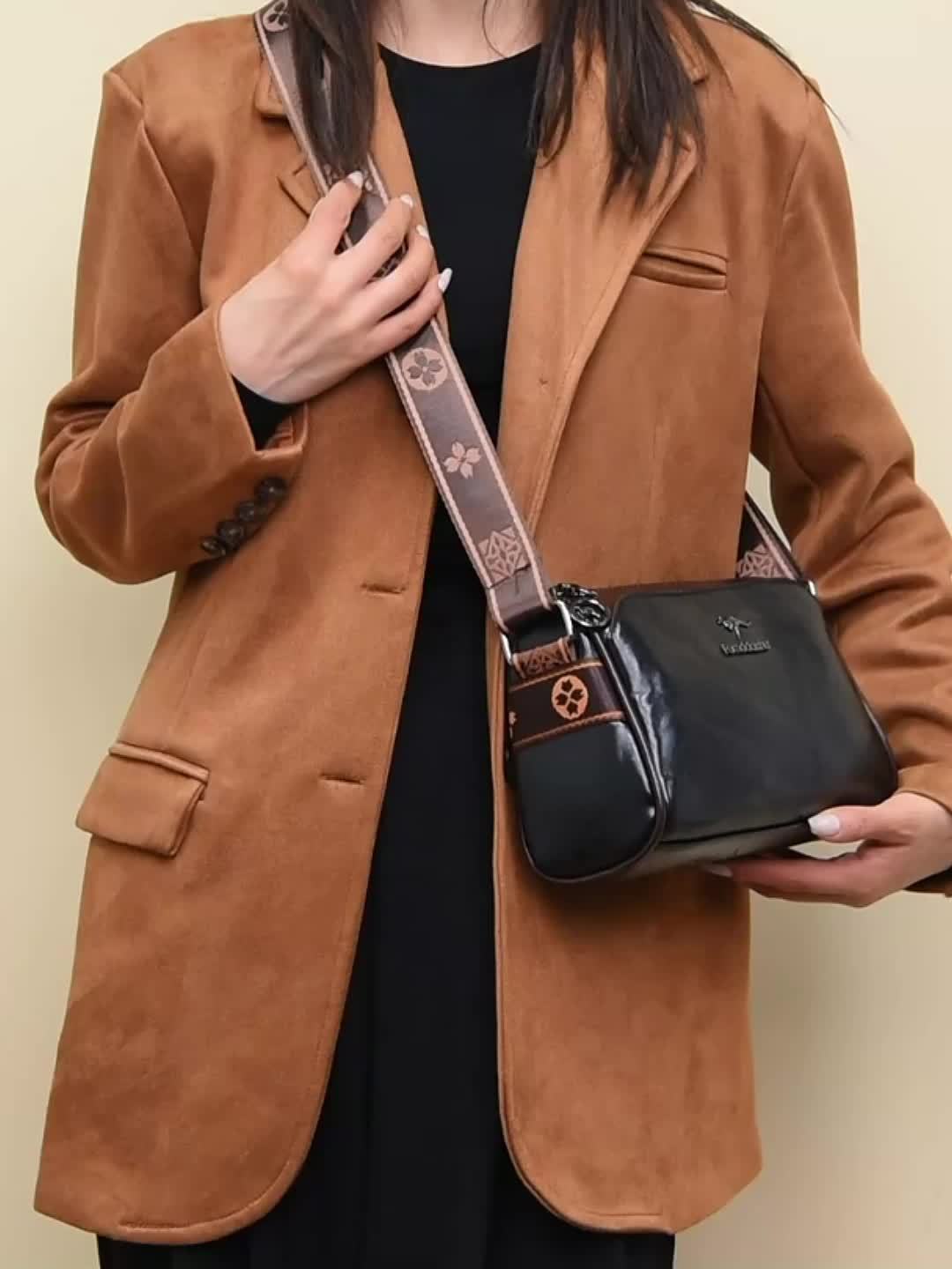 Dame Crossbody Veske Med Tidløst Design og Praktisk Oppbevaring 2