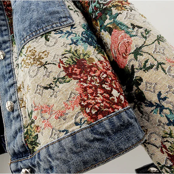 Dame Dongerijakke med Blomsterdesign 4