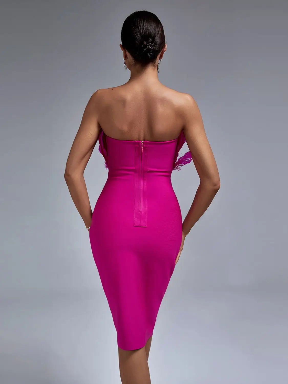 Dame Midi Kjole med Fjærdetaljer Stroppeløs Bodycon Design 5