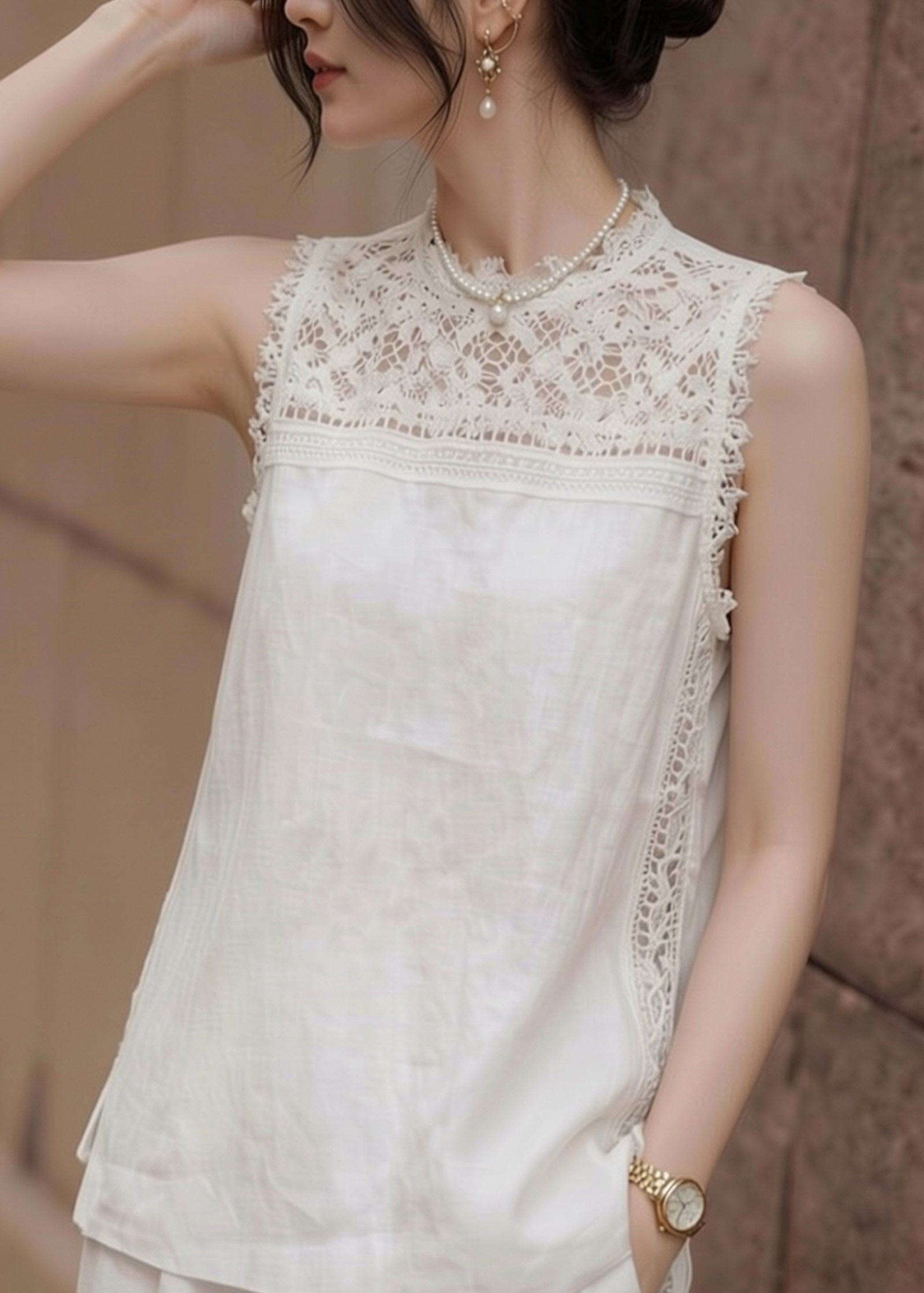 Dame Vest med Lav Design og Blonde Detaljer 3