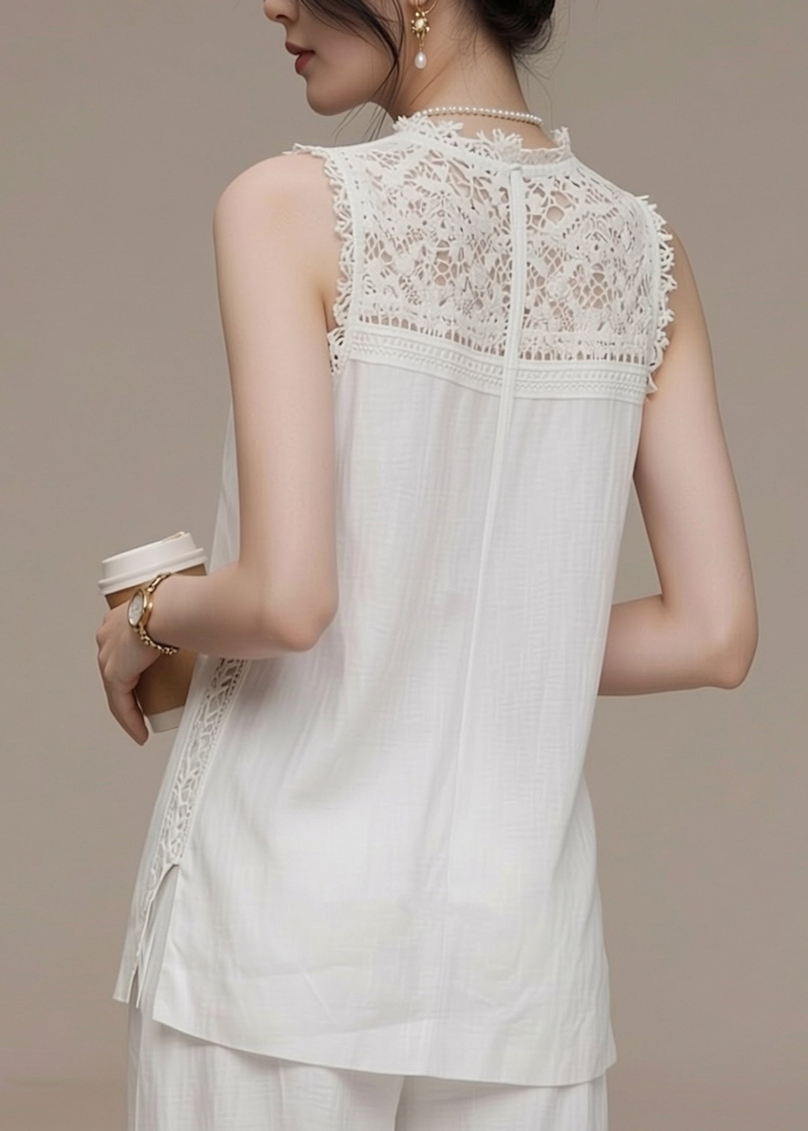 Dame Vest med Lav Design og Blonde Detaljer 4