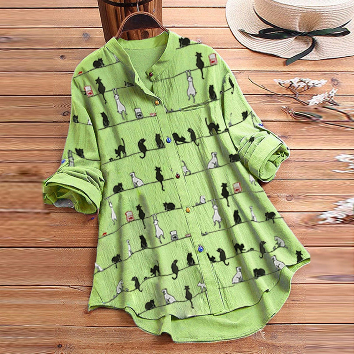 Damebluse med Kattemotiv og Knappestolpe 6