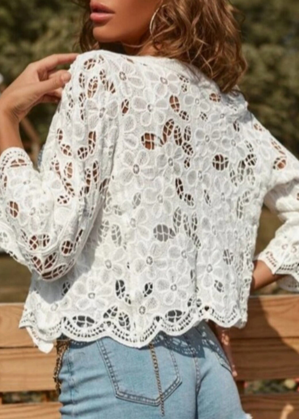 Damebluse med knapper og hulldetaljer sommerstil 4