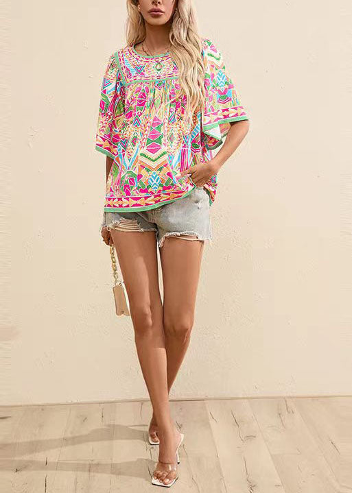 Damebluse med rund hals og rynket regnbueprint 2