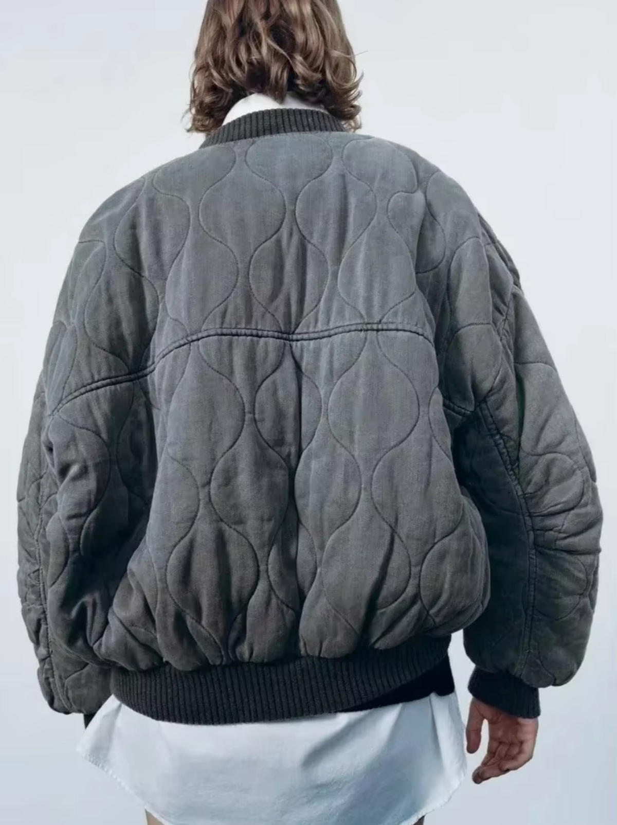 Damejakke med rund hals og vintage stil 3