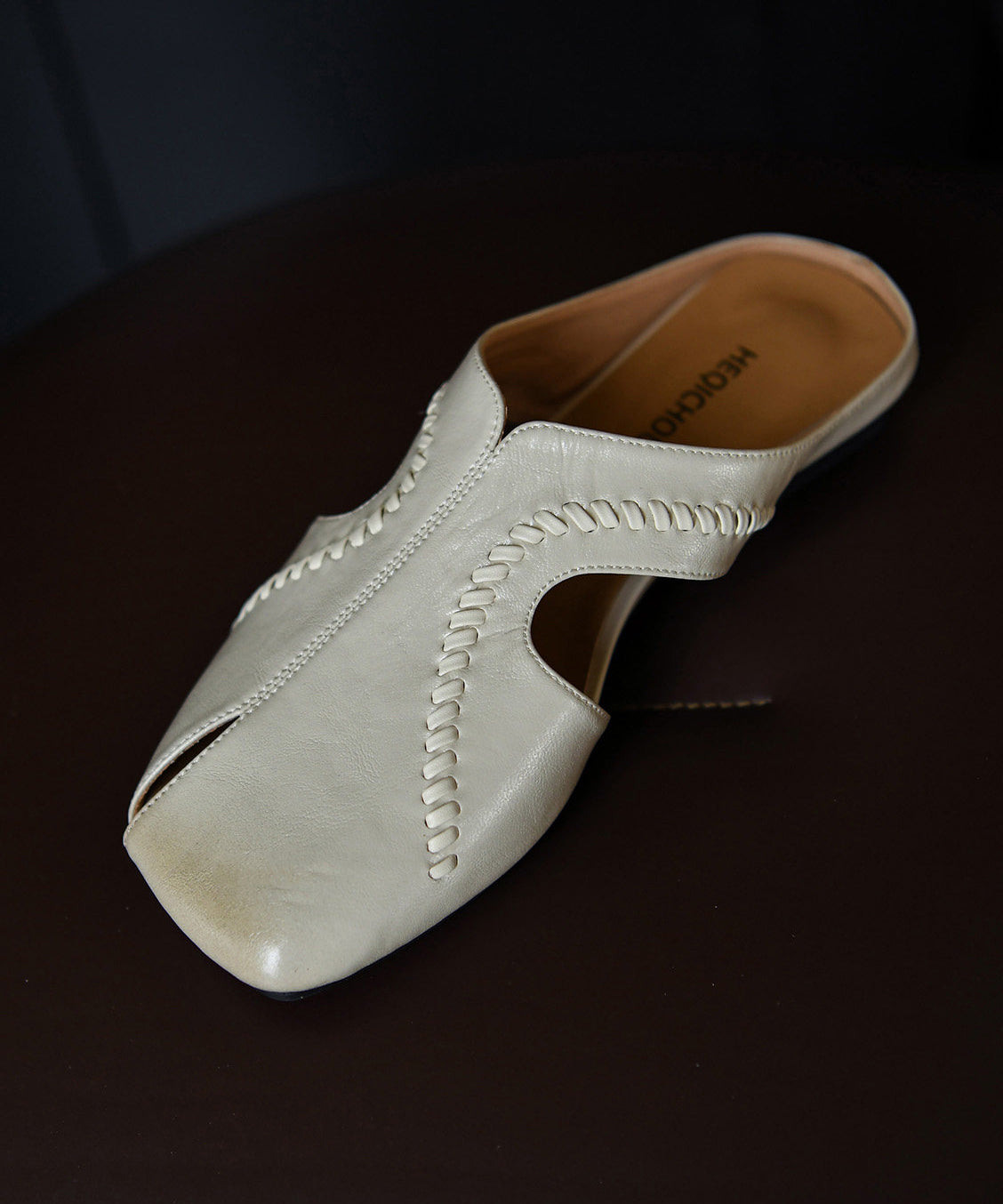 Damesandaler med hul design og thong-stil 4