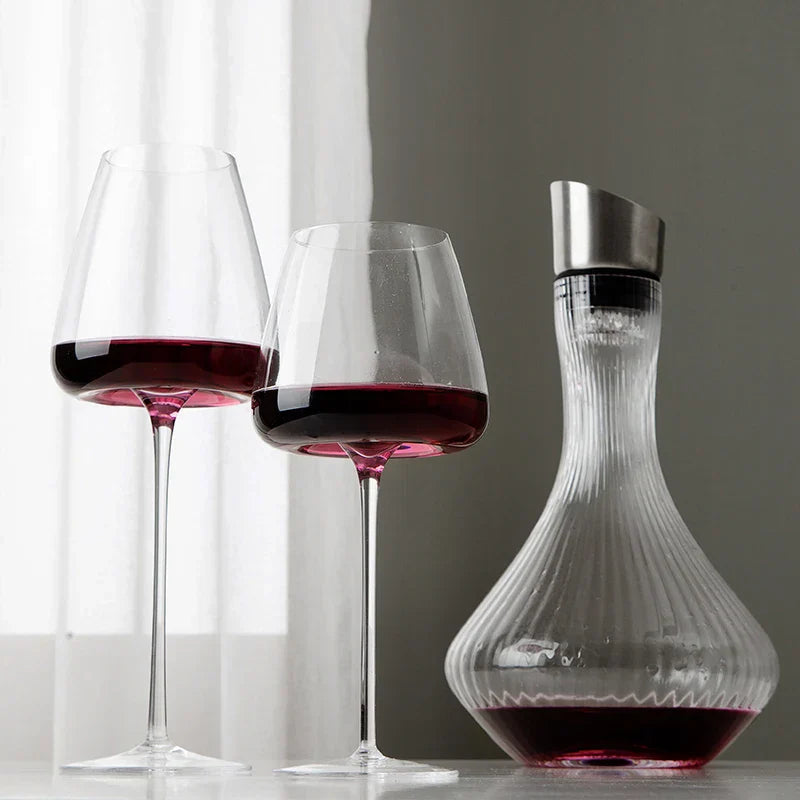 Håndlaget vin- og champagneglassett med raffinert design 3