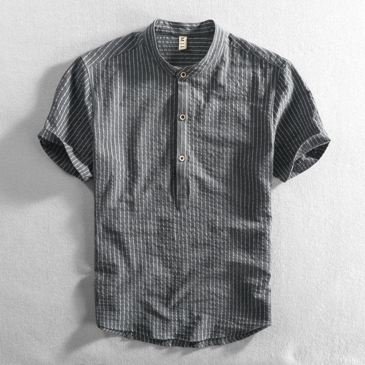 Herreskjorte med stripete design og kort erme 1