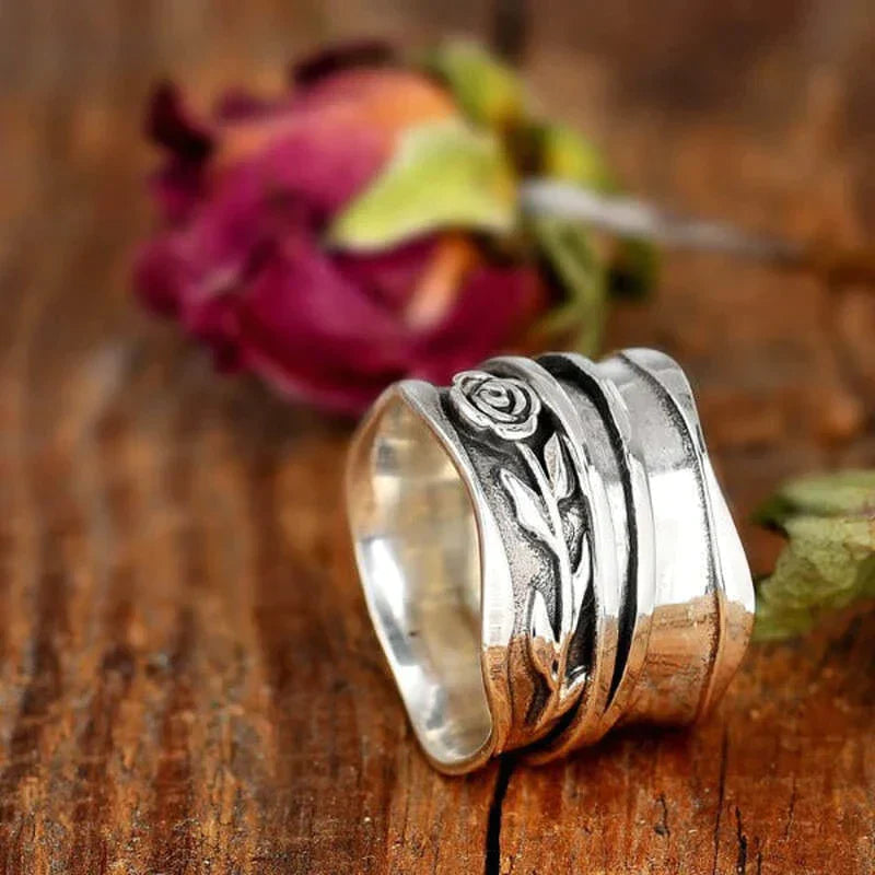 Kvinnens Sølv Ring med Blomstermotiv Stilfull Design 0