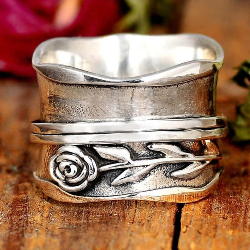 Kvinnens Sølv Ring med Blomstermotiv Stilfull Design 1