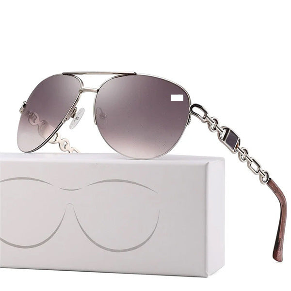 Kvinners Aviator Solbriller med Kjededetaljer 7