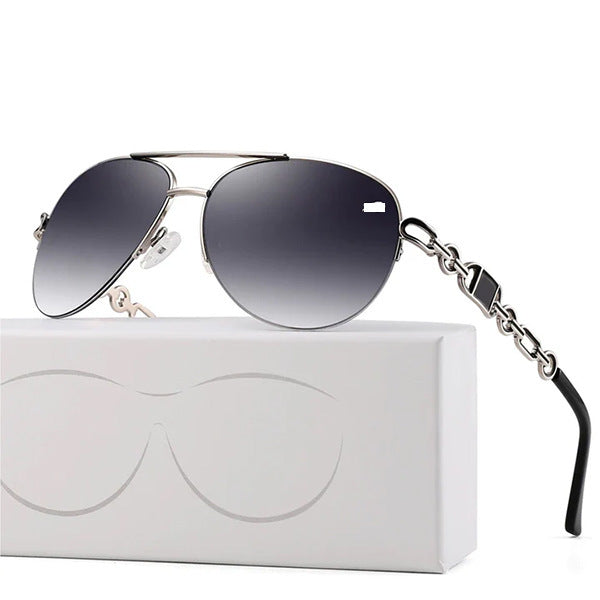 Kvinners Aviator Solbriller med Kjededetaljer 9