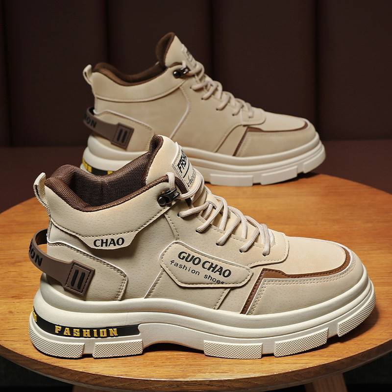 Kvinners Høytoppede Sneakers med Moteriktig Design 0