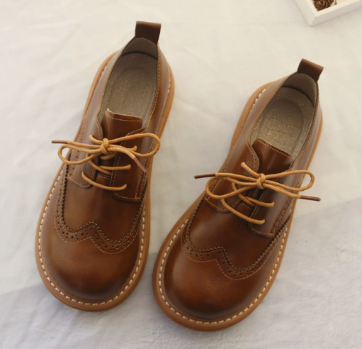 Kvinners Oxford-sko i Brogue-stil 10