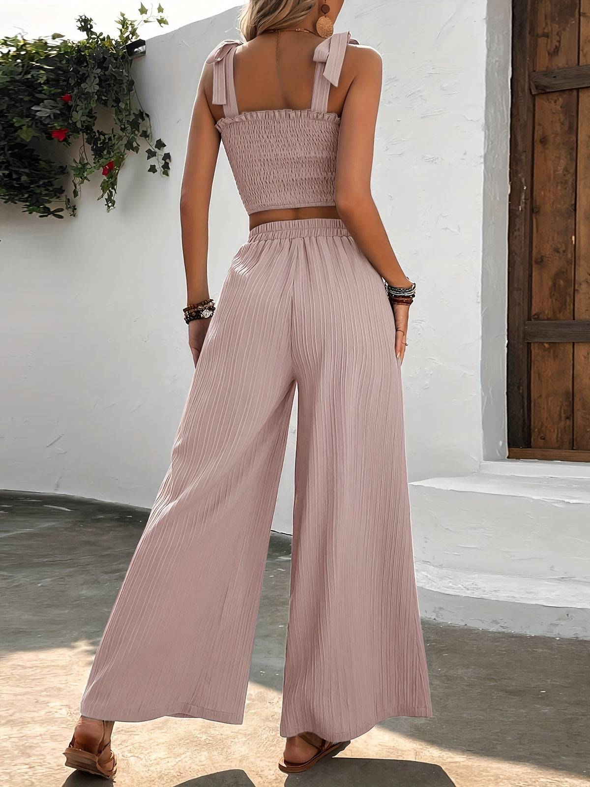Kvinners Todelt Sett med Smocket Camisole og Brede Bukser 2