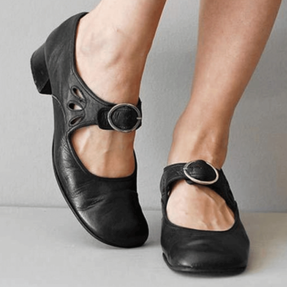 Kvinnesandal med Unikt Design 1