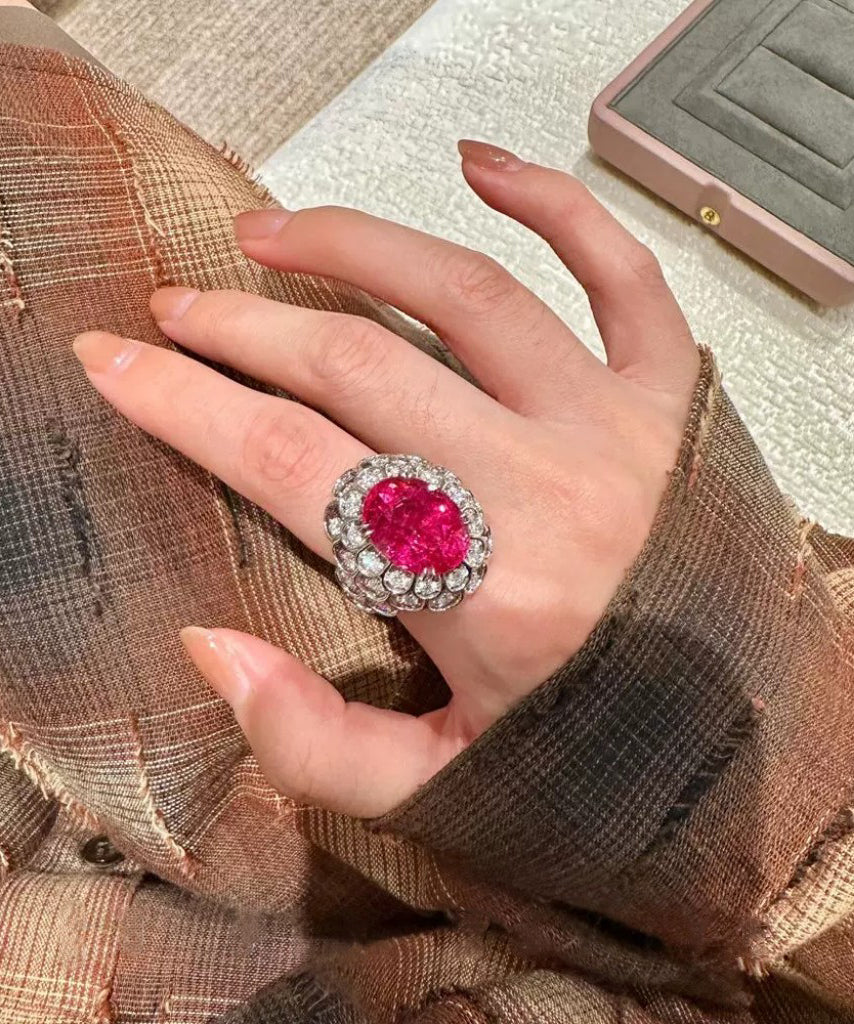 Kvinnesmykke Ring med Glitrende Zircon Detaljer 2