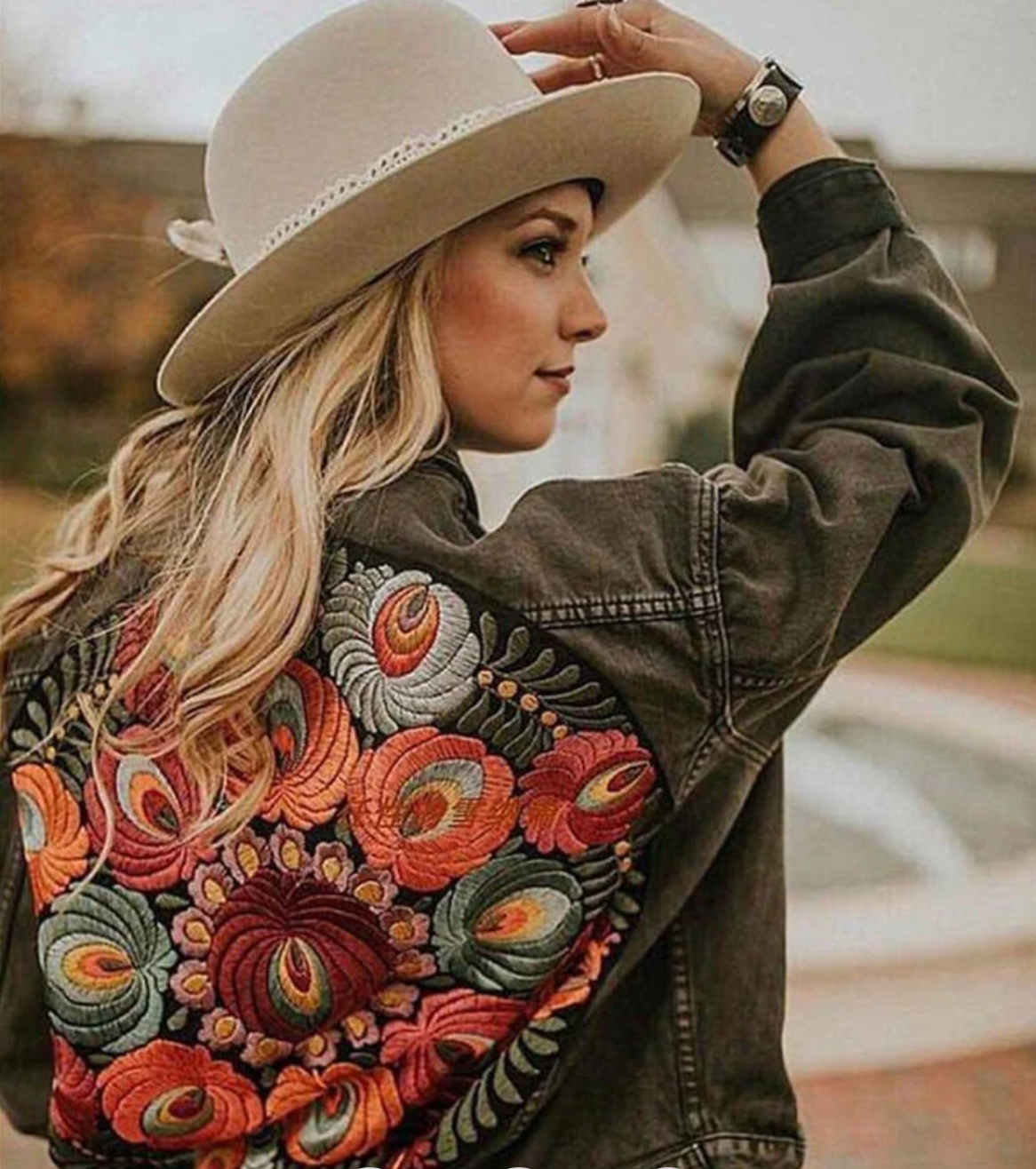 Variant image for Kvinne Denimjakke Blomstertrykk Lett Denim-1