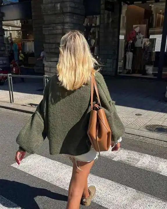 Oversize Strikkegenser Dame med Ståkrage - Komfortabel og Tidløs Fashion 2