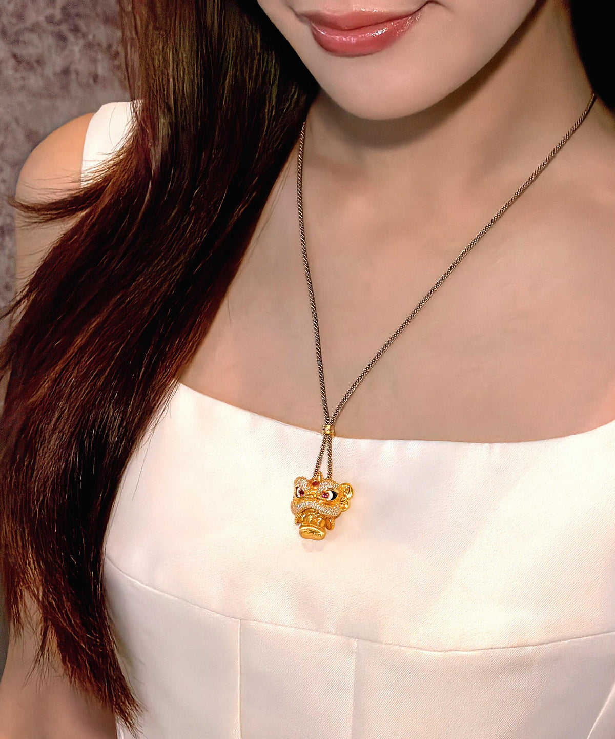 Unisex Halskjede med Vintage Lion Dance Design 1