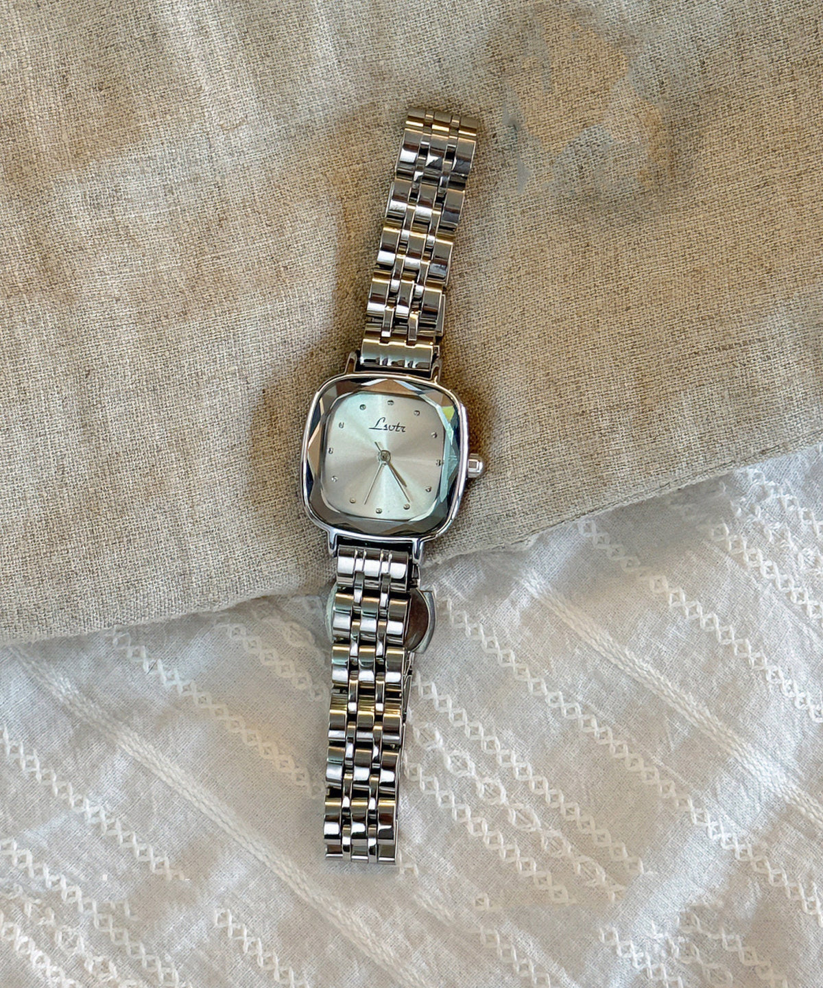 Unisex Quartz Klokke med Organisk Glass og Stilrent Design 2
