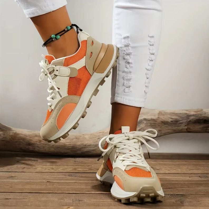 Pustende fargede joggesko for kvinner