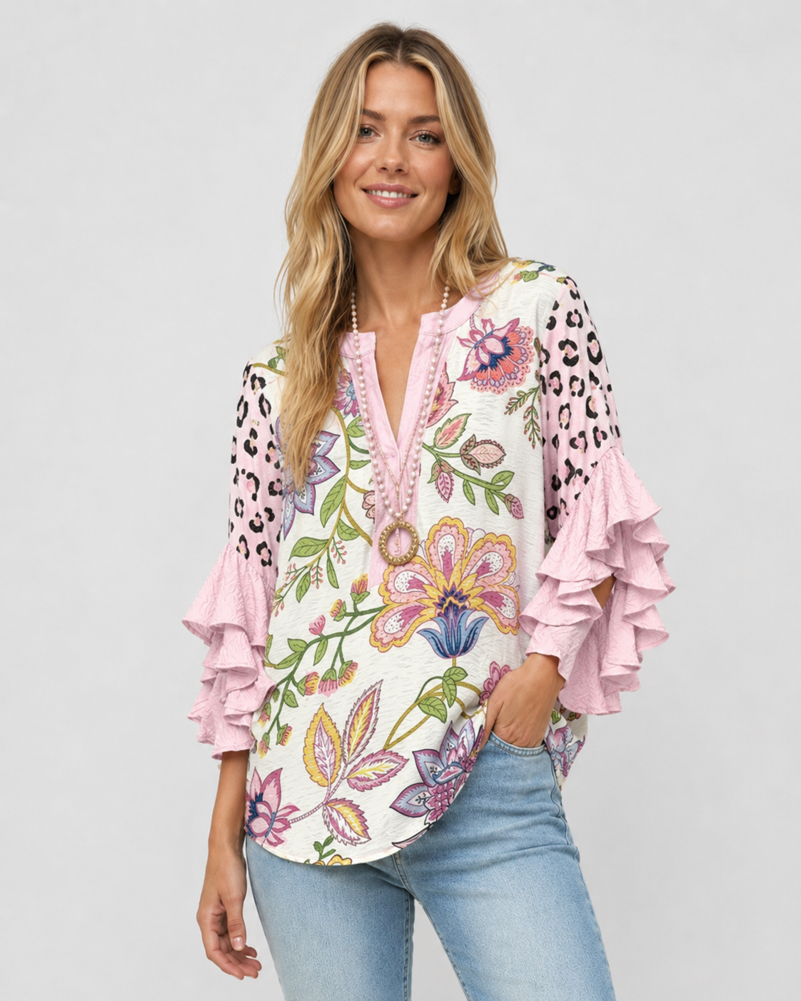Damebluse med Blomstertrykk og Ruffede Ermer