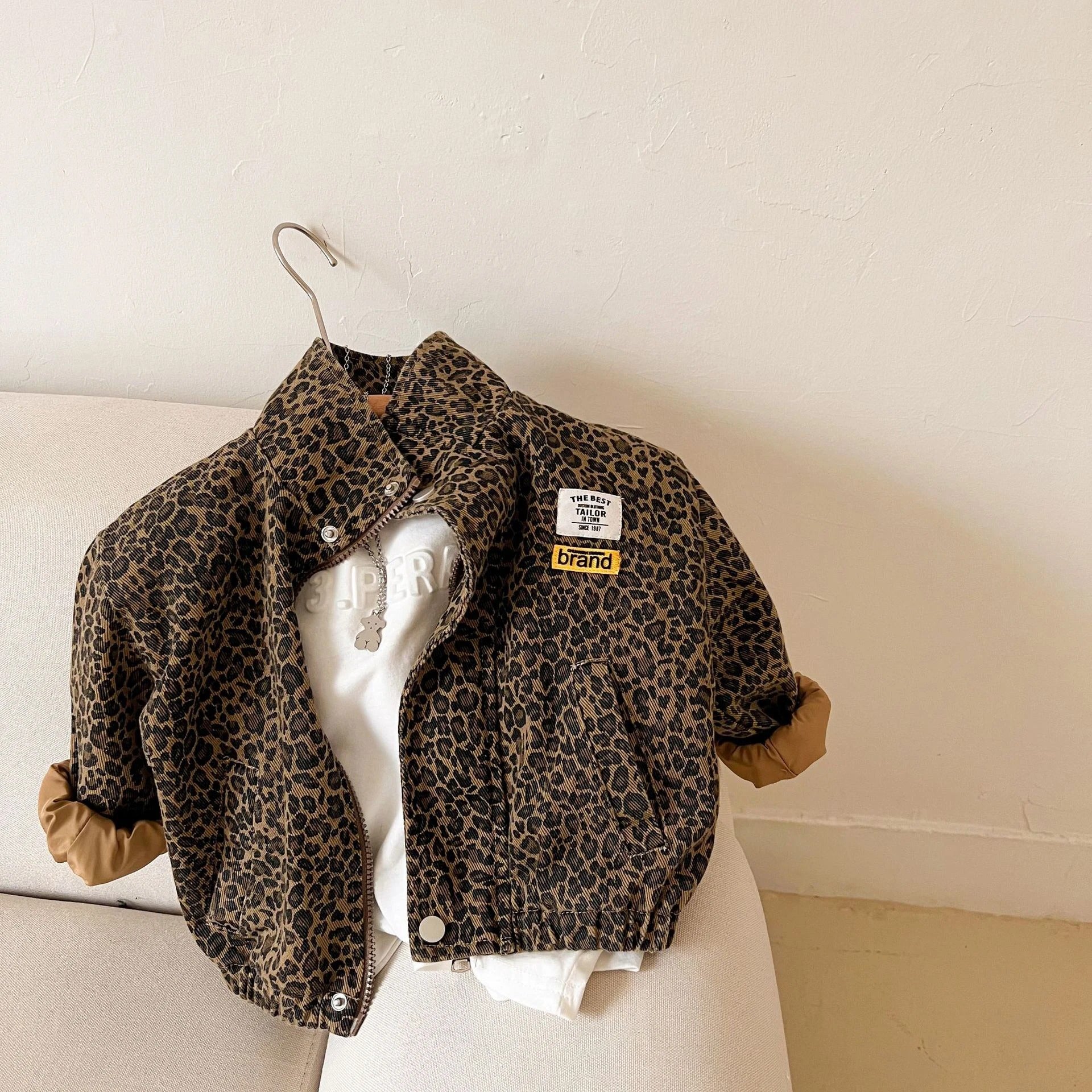 Leopardmønstret jakke for barn
