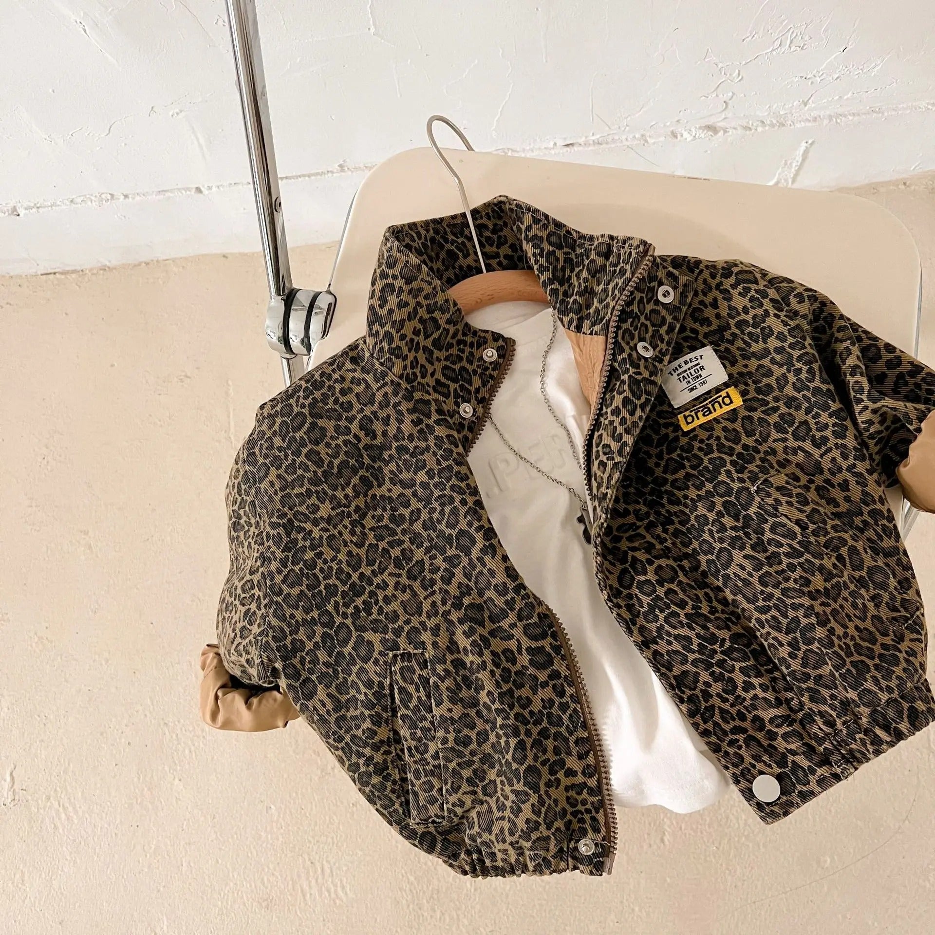 Leopardmønstret jakke for barn