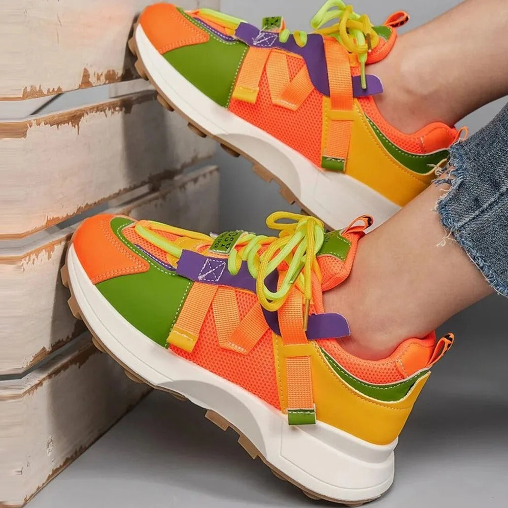 Pustende fargede joggesko for kvinner