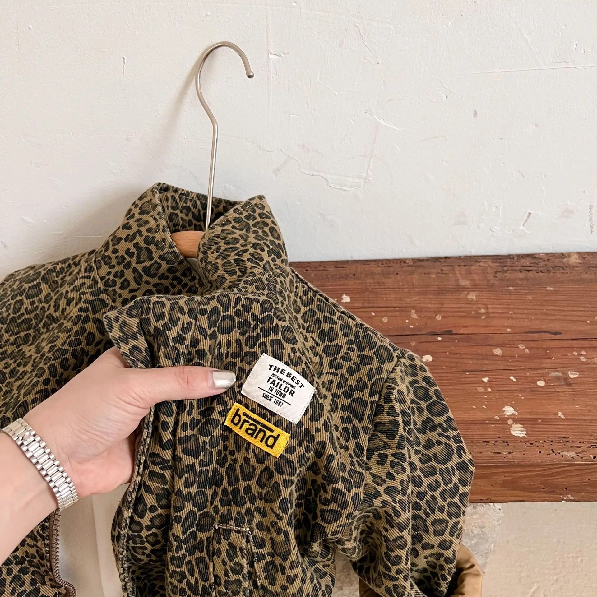 Leopardmønstret jakke for barn
