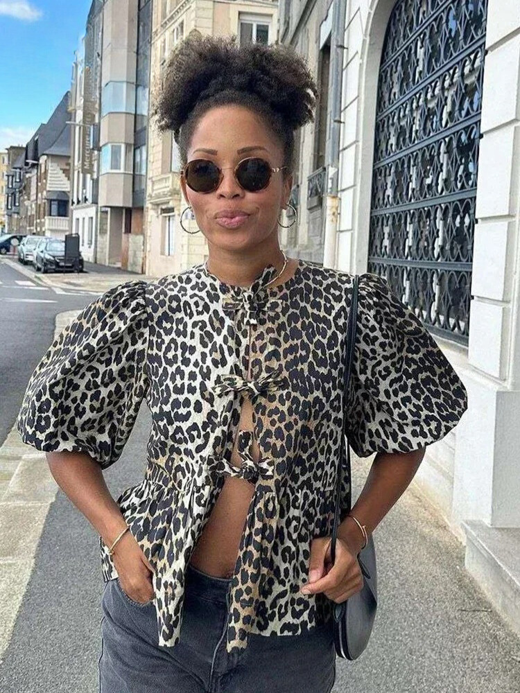 Leopardprint bluse med puffermer